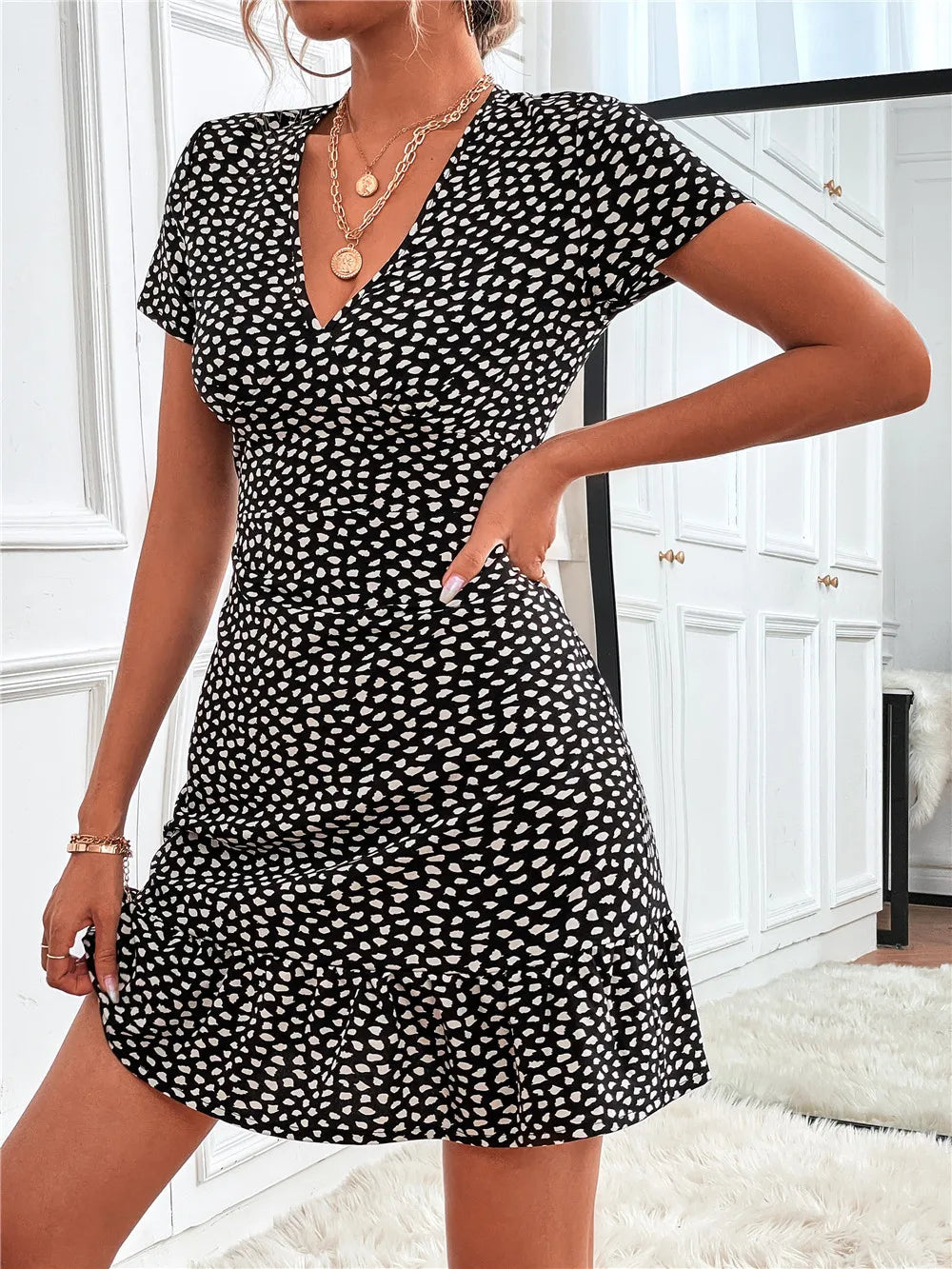 Printed Ruffled Hem V-neck Short Sleeve Mini Dress (21)