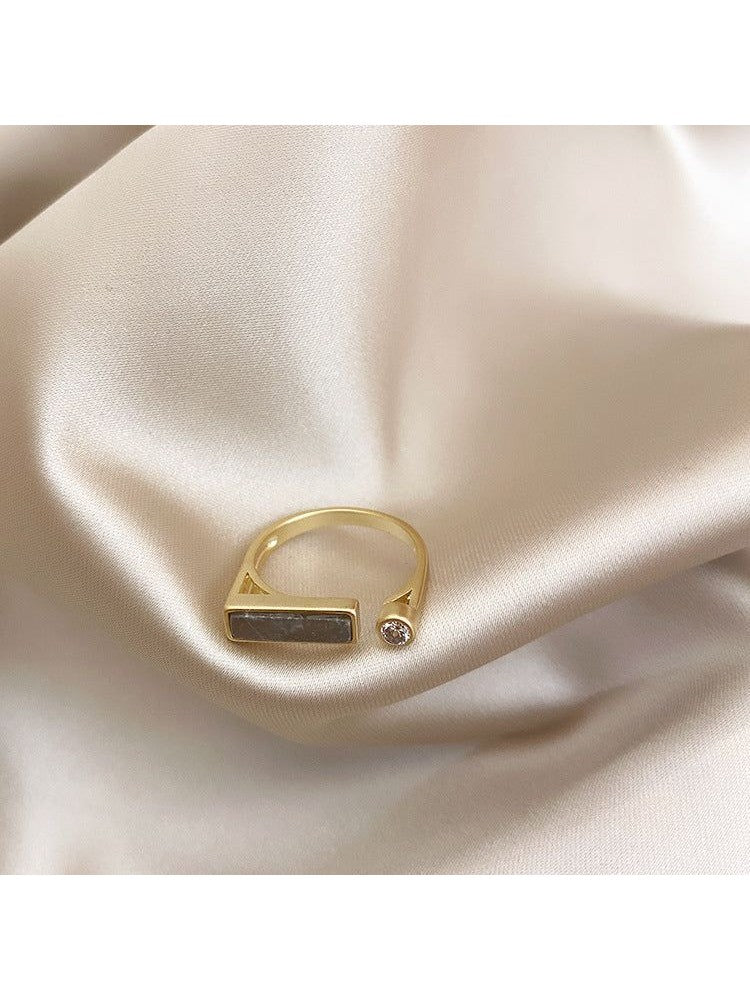 Vintage Design Zircon Marble Ring