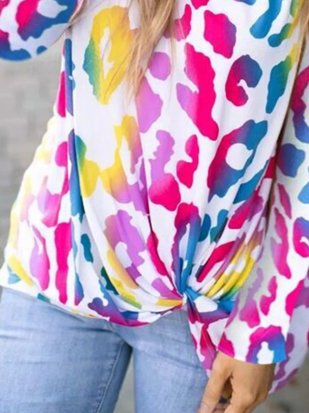 Cutout Round Neck Long Sleeve T-shirt (18)