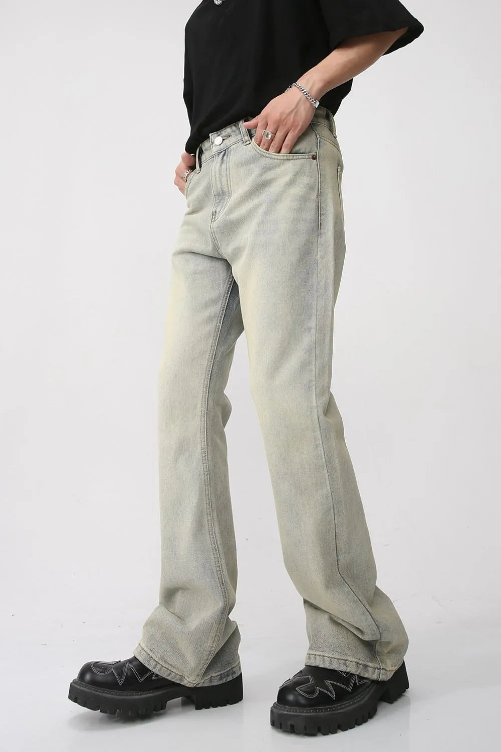 Mid Rise Jeans Pockets (3)