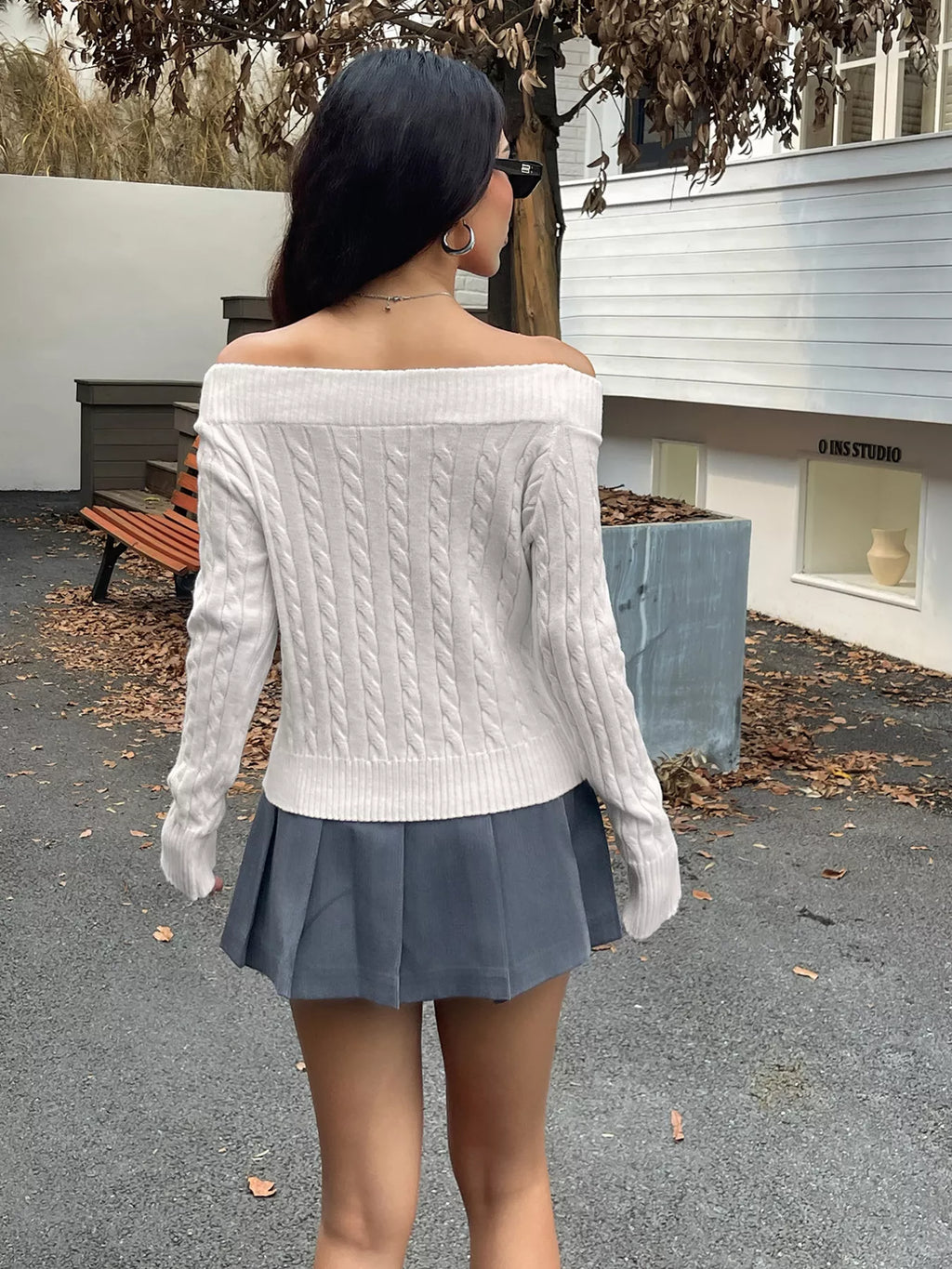 Off-shoulder Cable Knit Sweater (3)