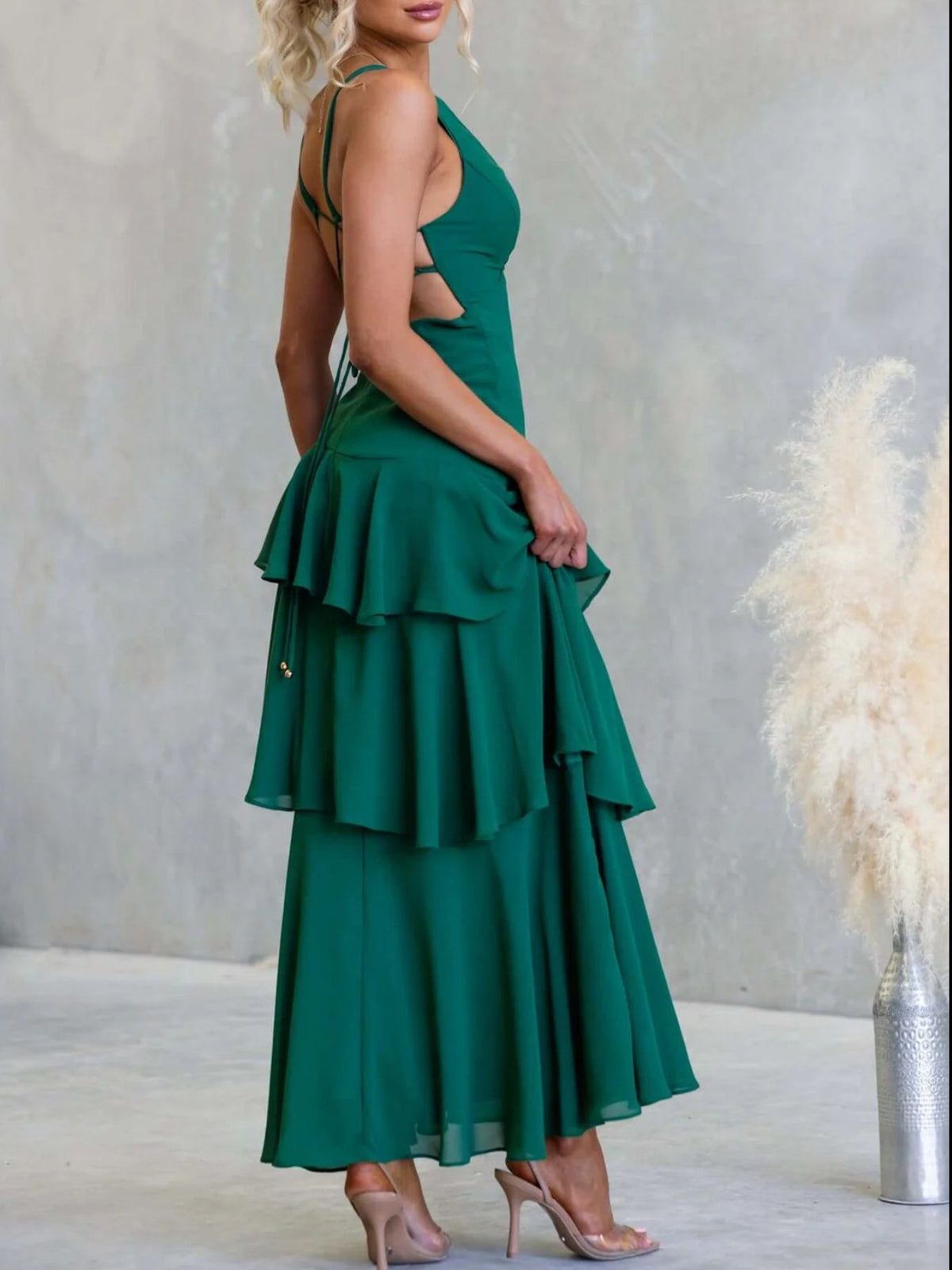 Sleeveless Ruffled Layered Backless Maxi Dress (18)