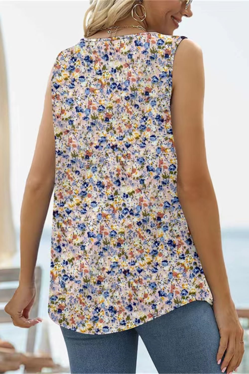 Printed Square Neck Curved Hem Tank (2)