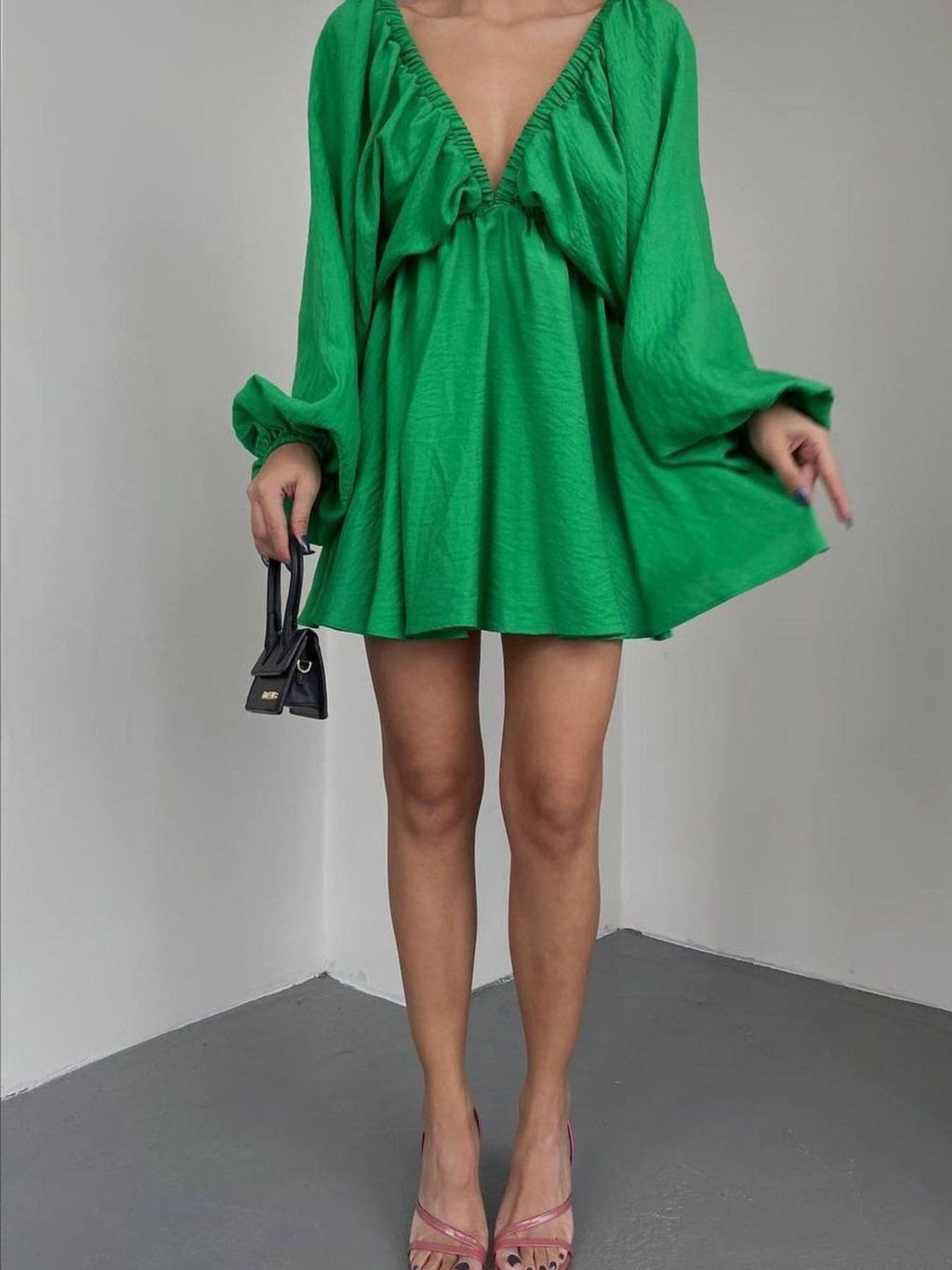 Deep V-neck Balloon Sleeve Dress (13)