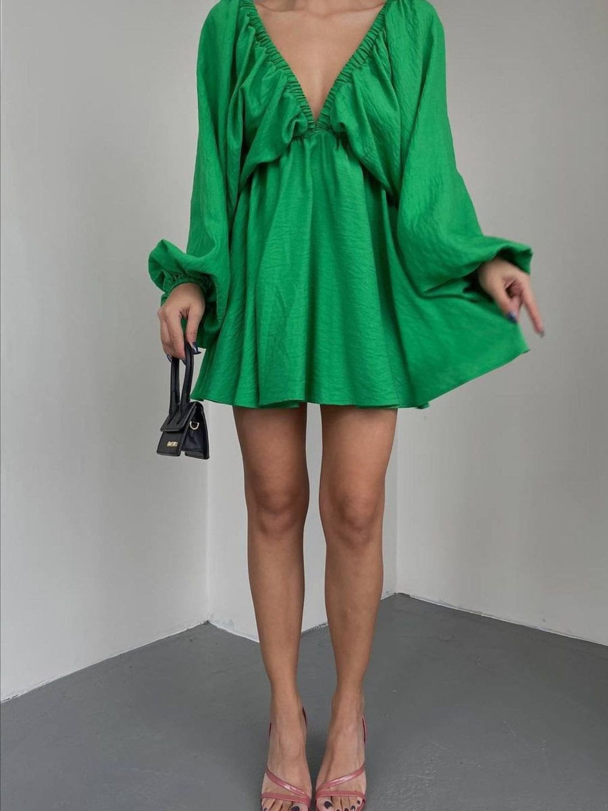 Deep V-neck Balloon Sleeve Dress (13)