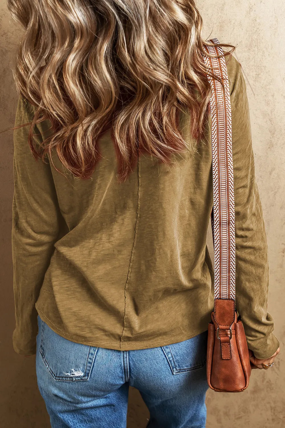 Exposed Seam V-neck Long Sleeve T-shirt (15)