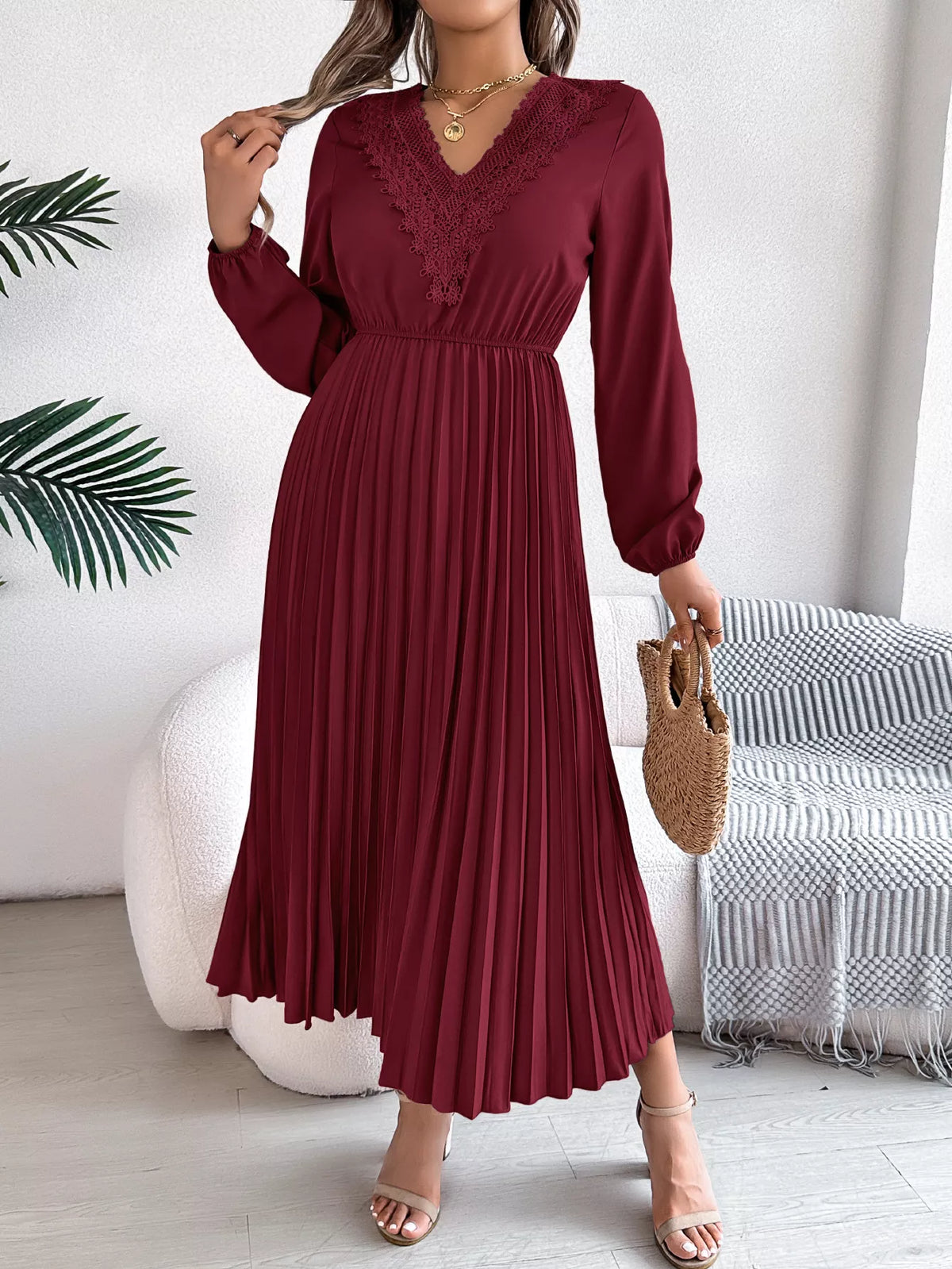 Lace Detail V-neck Pleated Dress (25)