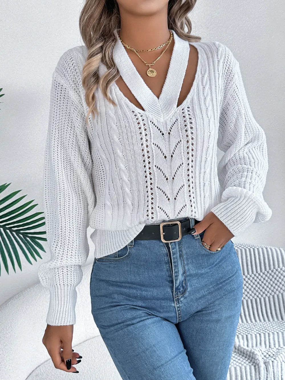 Cutout V-neck Long Sleeve Sweater (3)