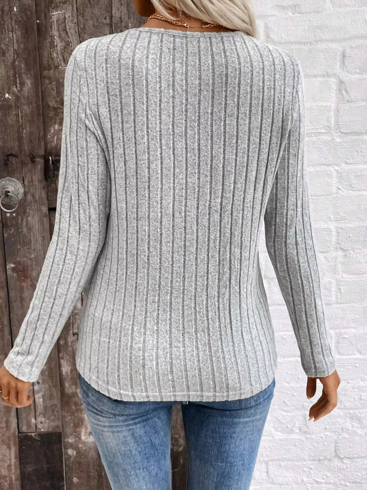 Ribbed V-neck Long Sleeve T-shirt (5)