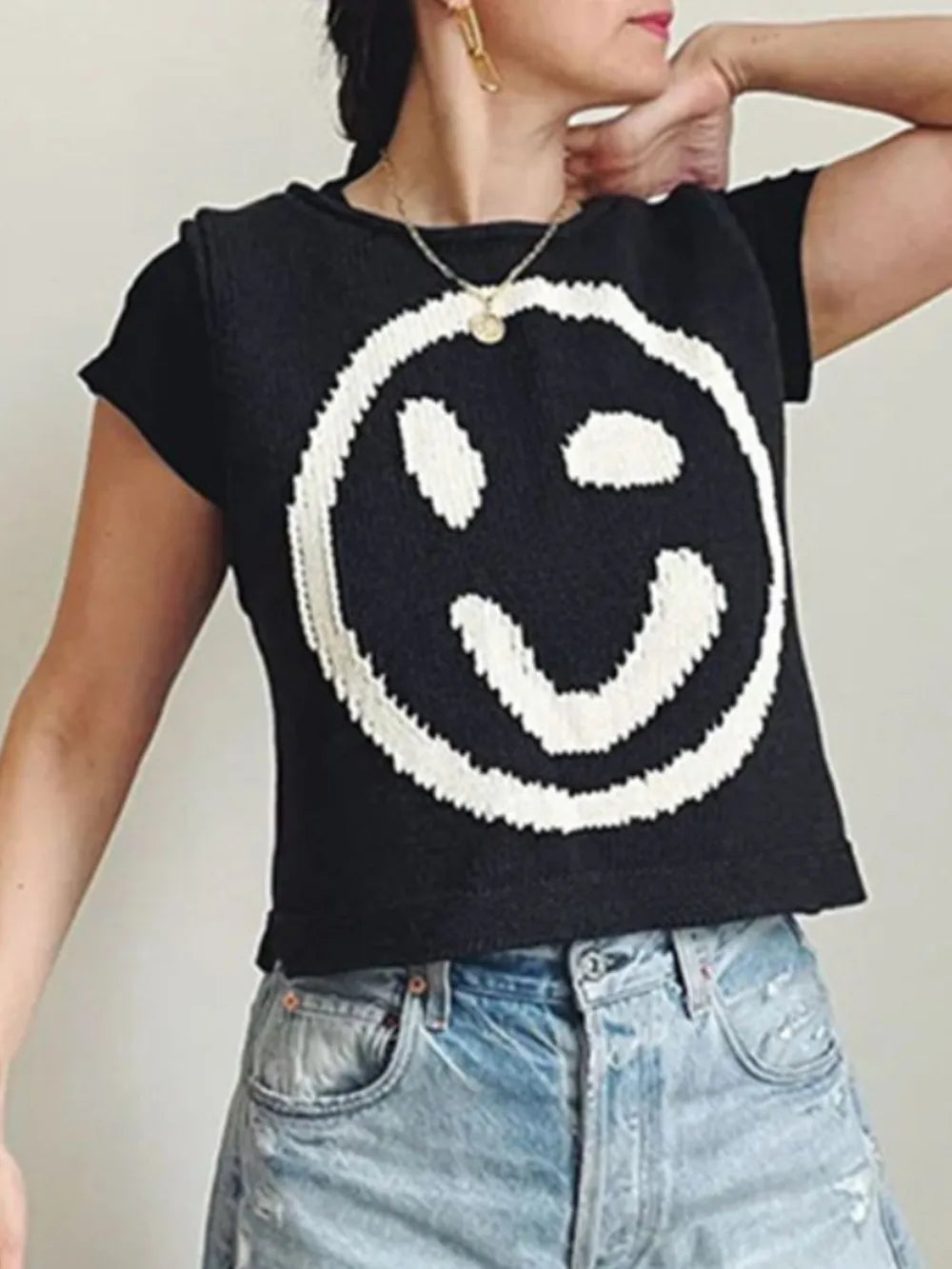 Smiley Round Neck Sweater Vest (13)