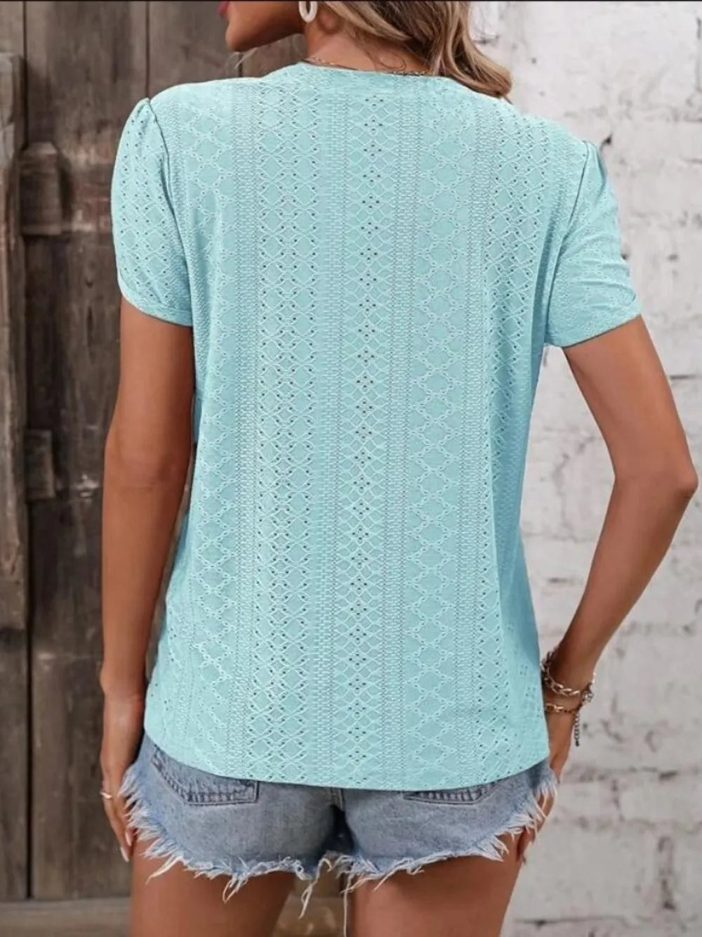 Eyelet V-neck Petal Sleeve T-shirt (25)