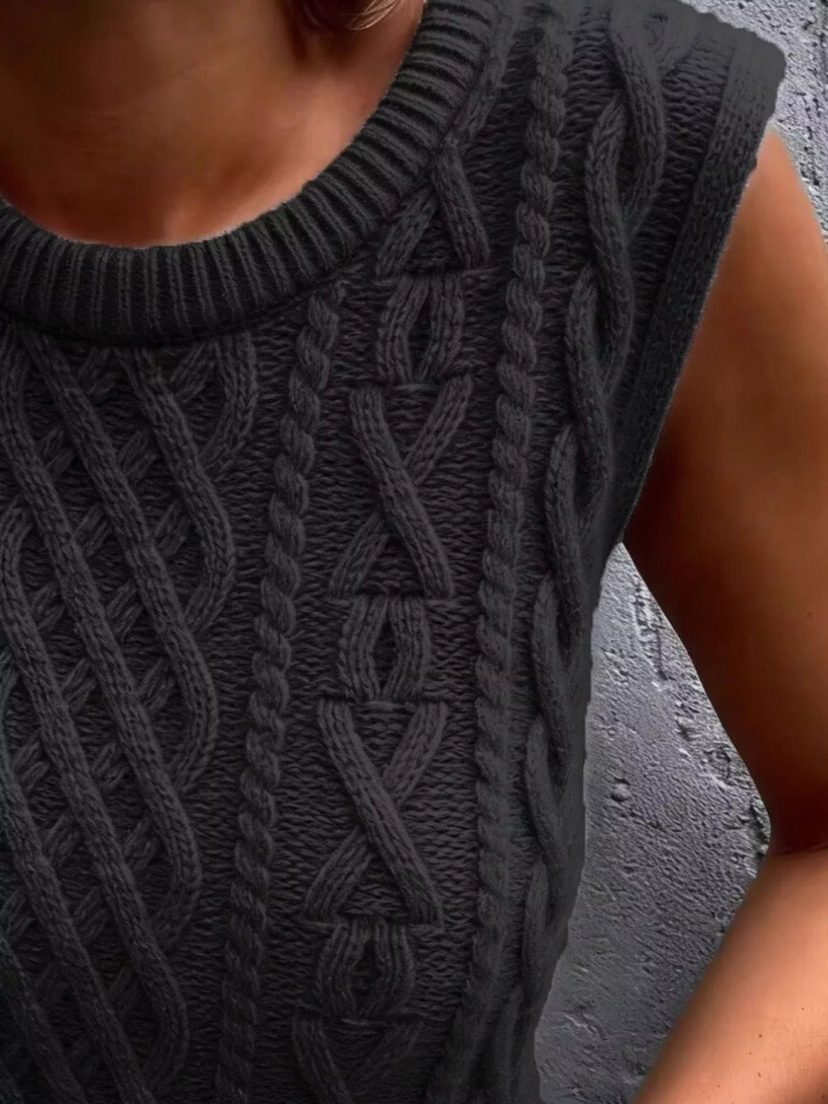 Cable Knit Sweater Vest (4)