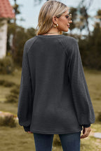 Eyelet Notched Raglan Sleeve T-shirt (21)