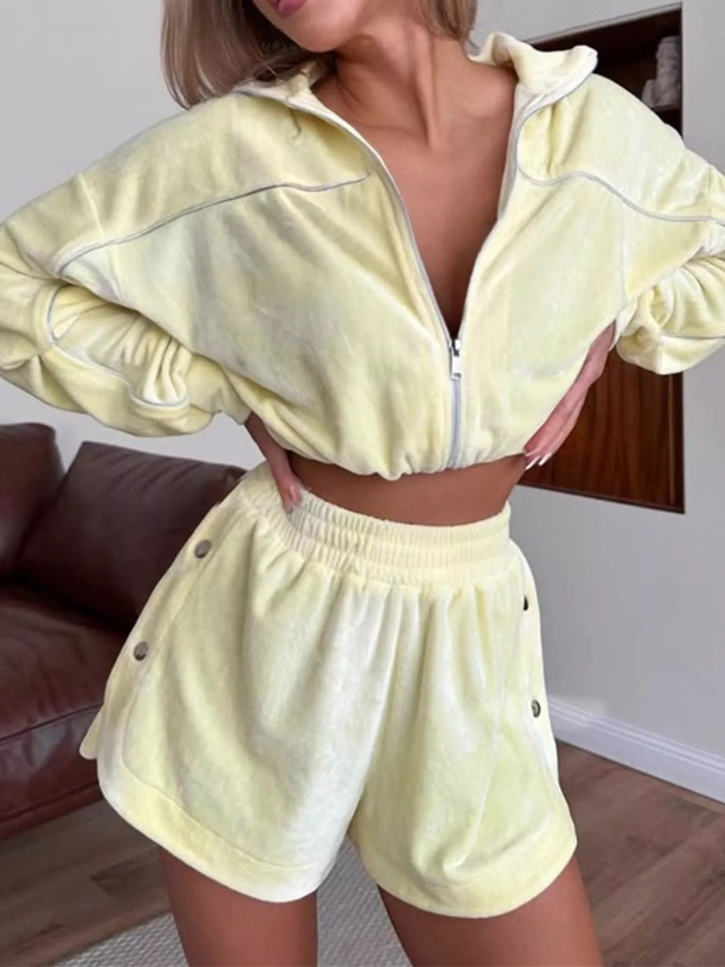 Zip-up Outerwear Shorts Set (18)