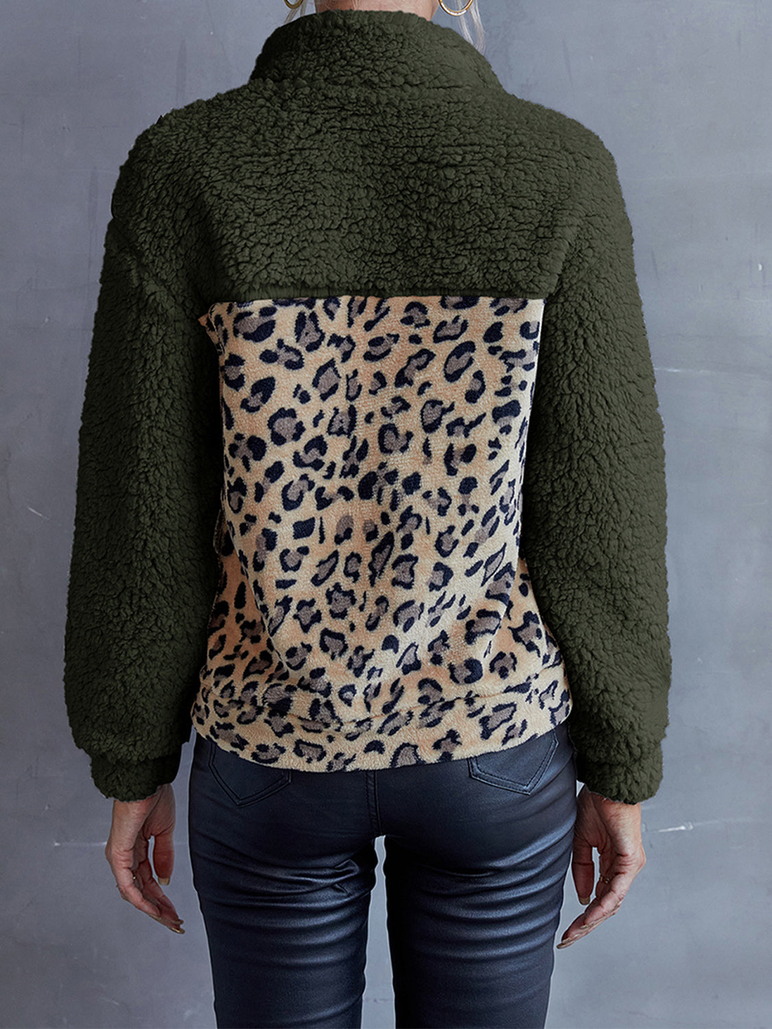 Leopard Quarter-snap Teddy Sweatshirt (6)