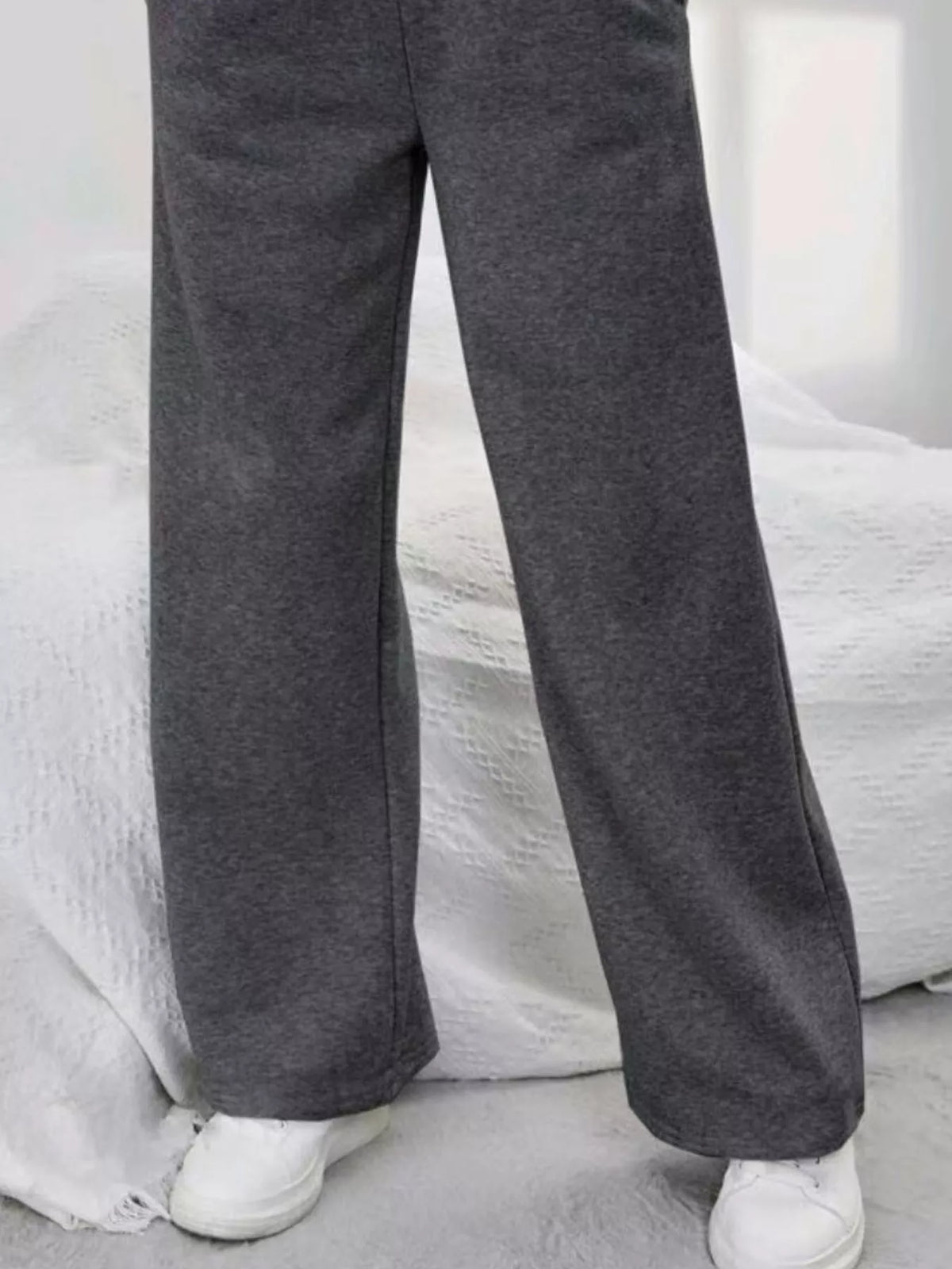 Relaxed Fit Drawstring Waist Solid Pants (9)