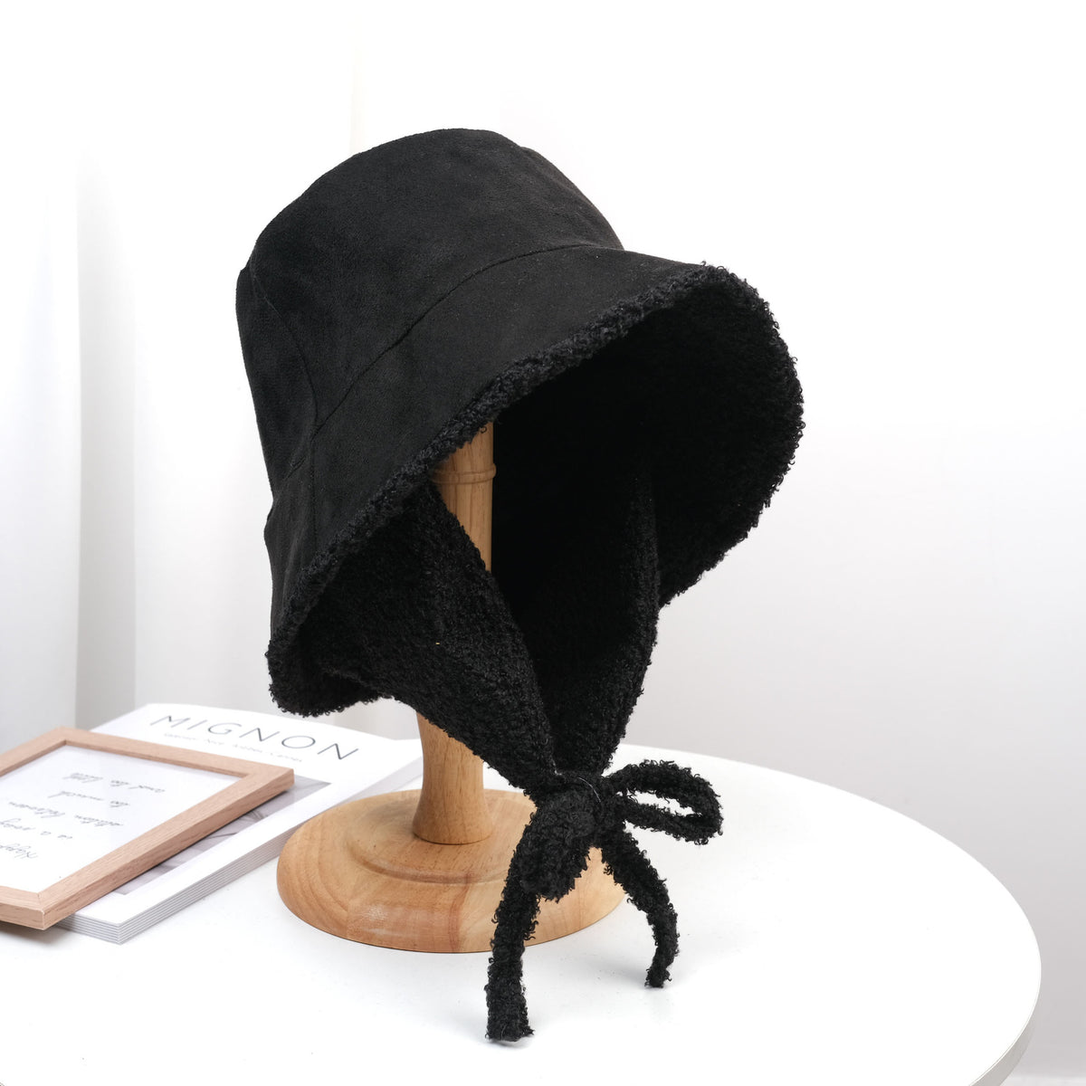 Korean Ear Protector Lamb Suede photo 1