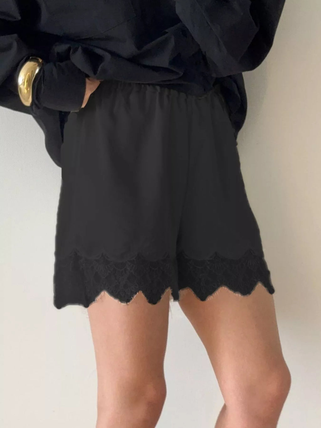 Lace Trim Elastic Waist Shorts (14)