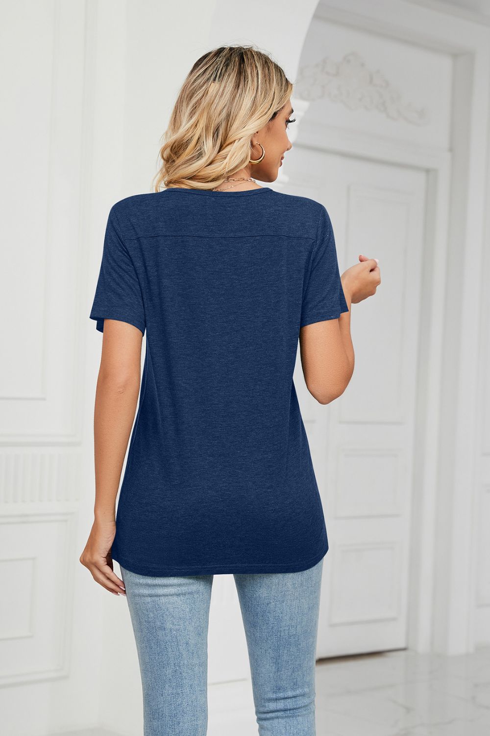 Decorative Button V-neck T-shirt (18)