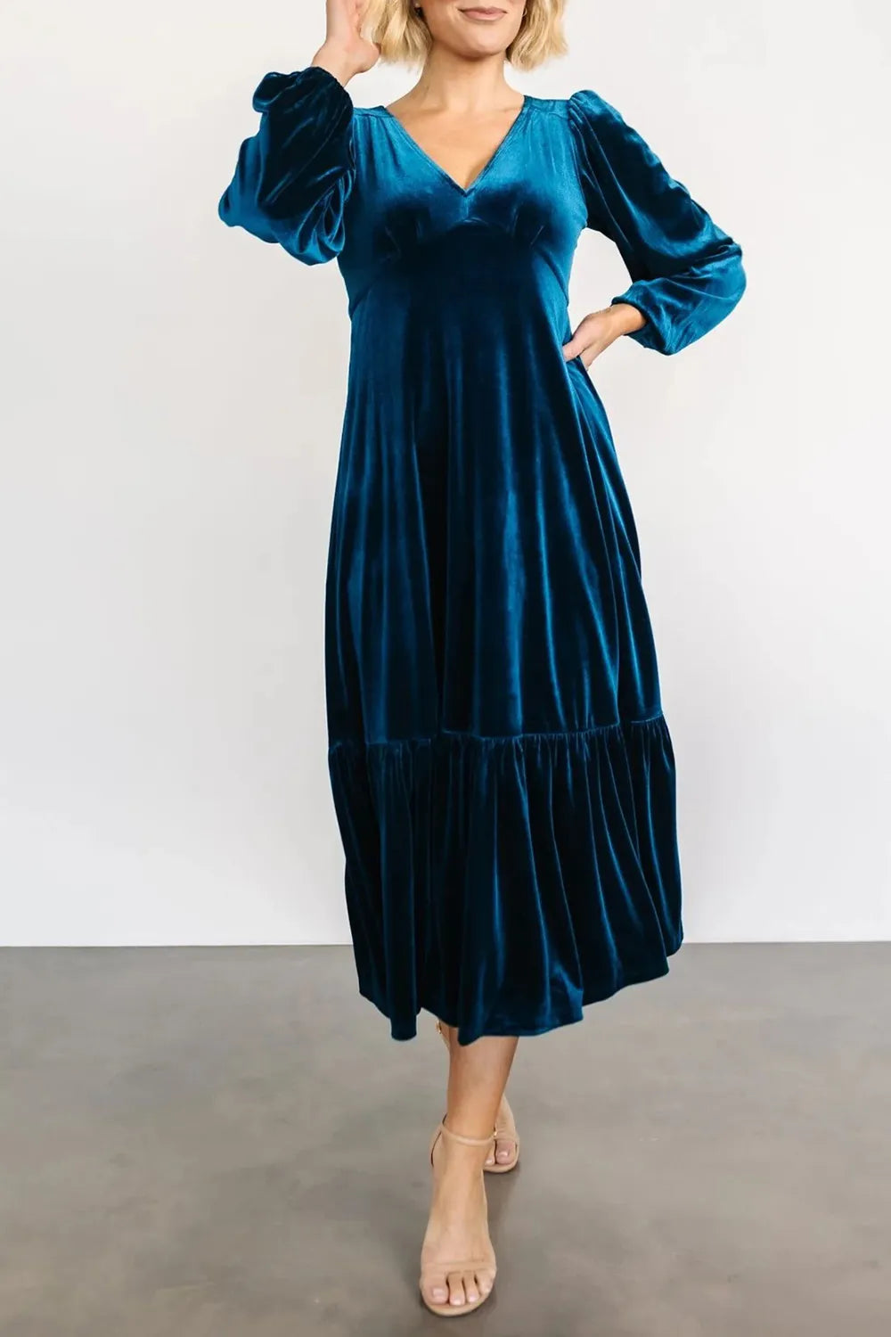 V-neck Long Sleeve Midi Velvet Dress (4)