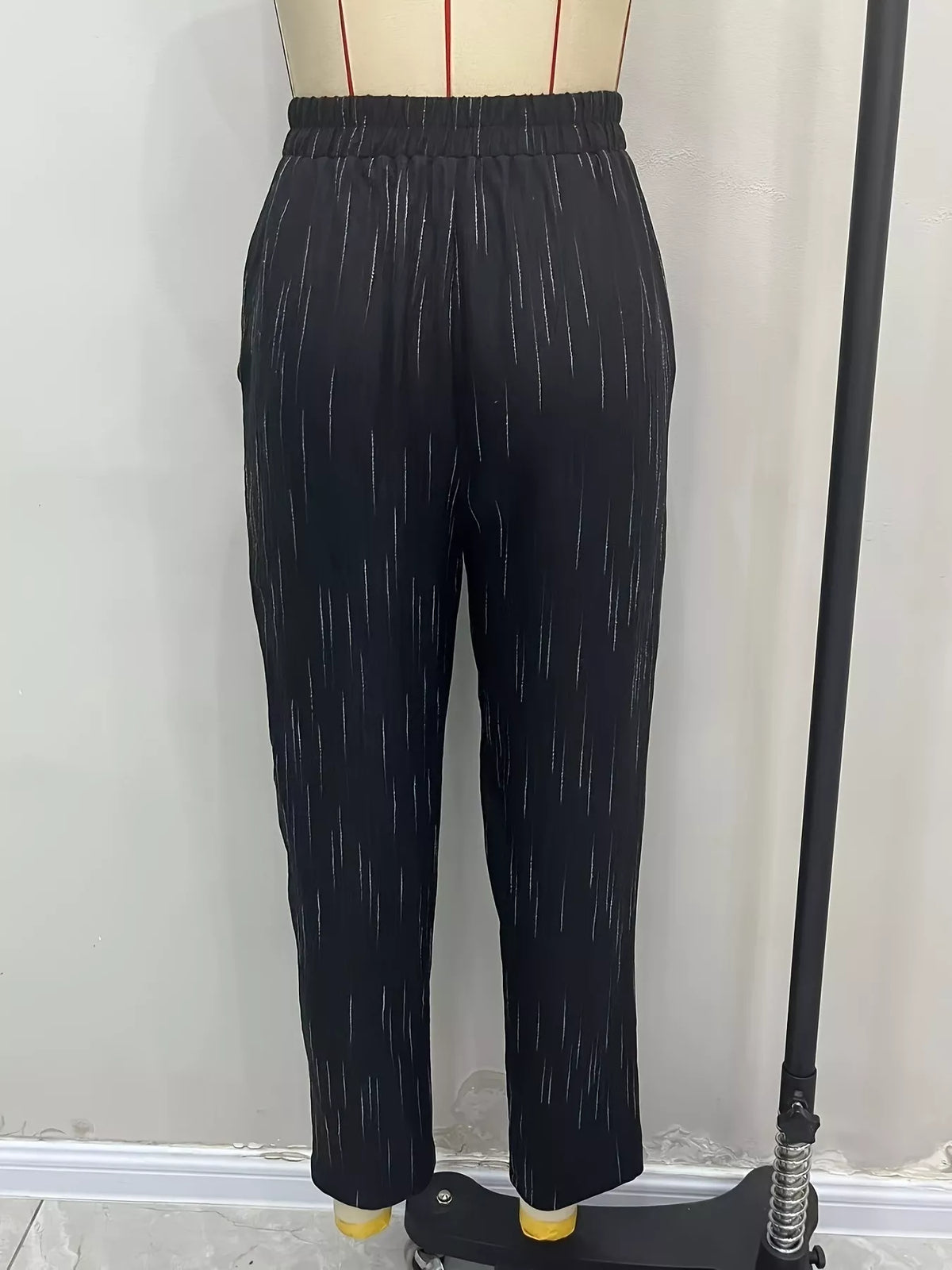 Loose Fit Cropped Pants (3)
