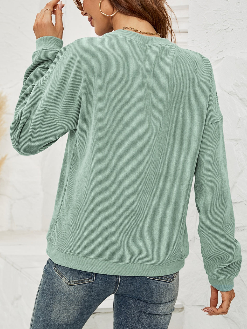 Merry Graphic Sweatshirt (8)