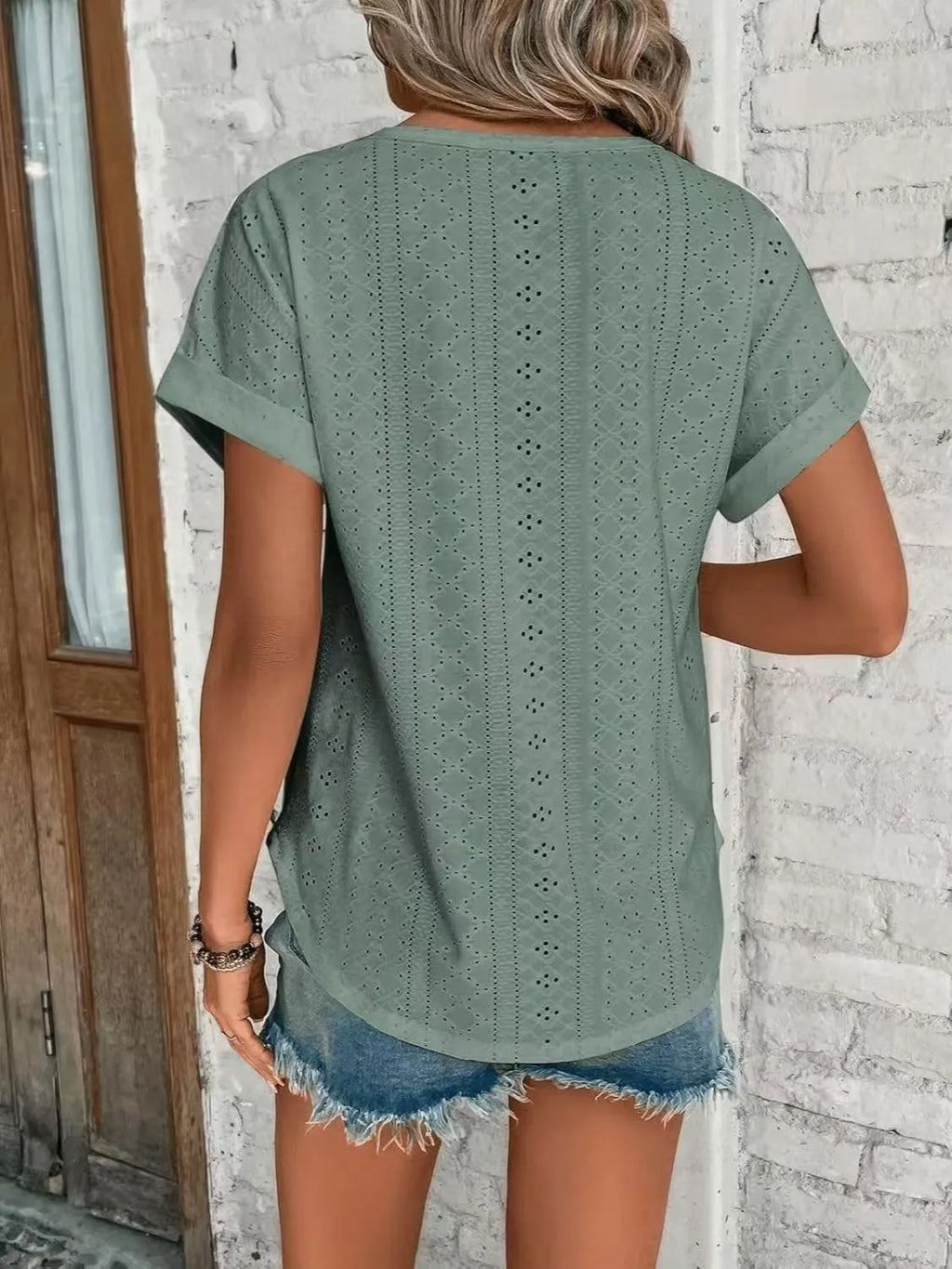 Eyelet Round Neck Short Sleeve T-shirt (19)