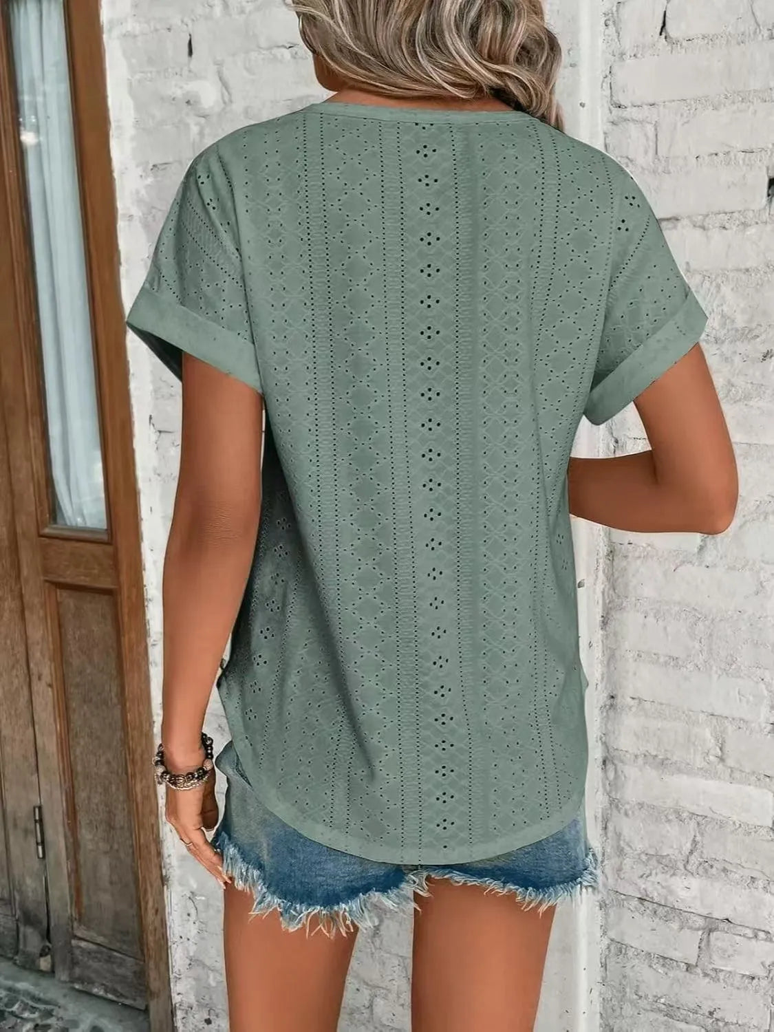Eyelet Round Neck Short Sleeve T-shirt (19)
