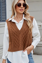 Cable-knit V-neck Sweater Vest (5)