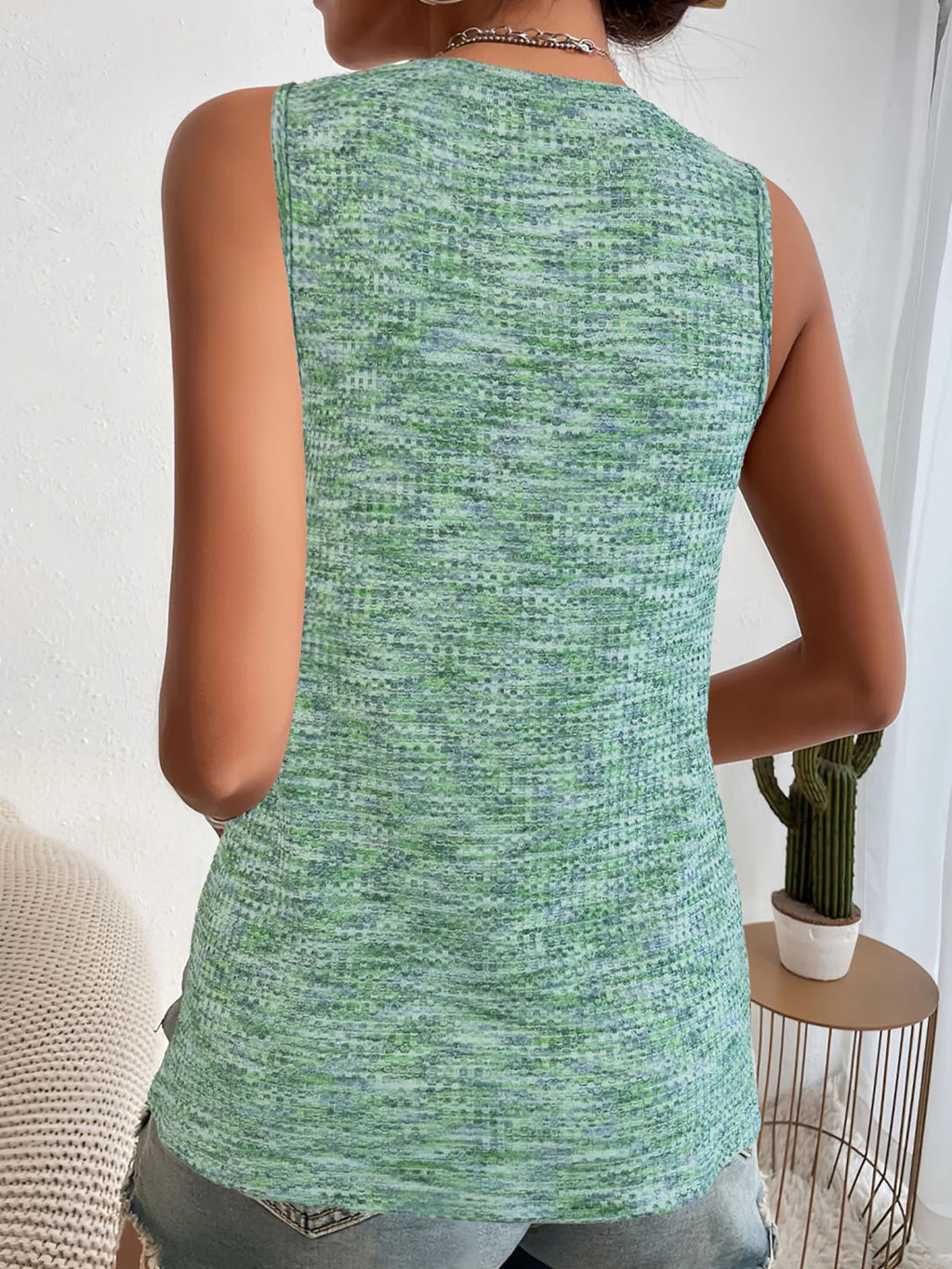 Full Size V-neck Tank Plus (6)