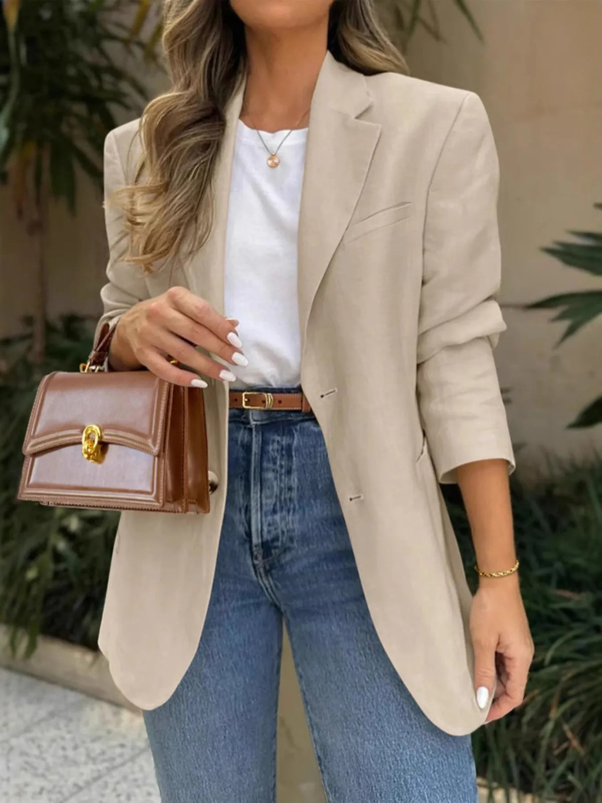 Pocketed Lapel Collar Long Sleeve Blazer