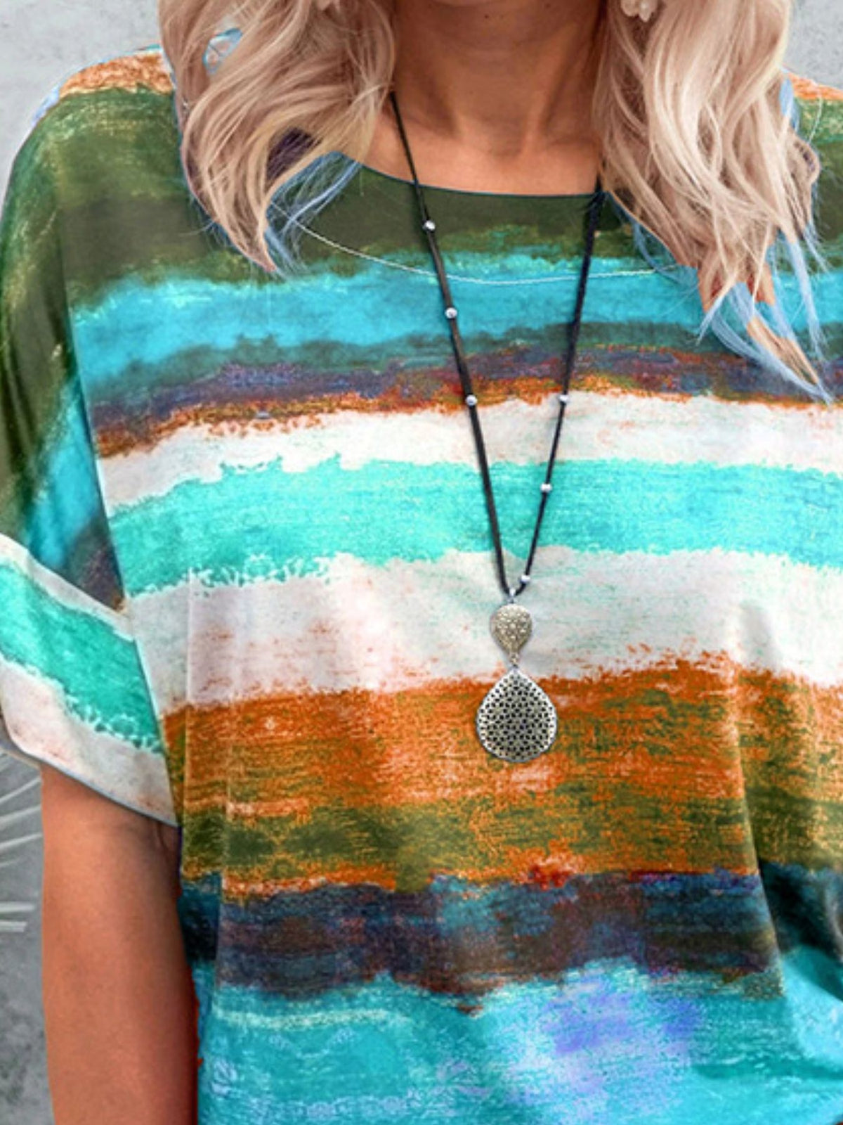 Contrast Round Neck Casual T-shirt (11)