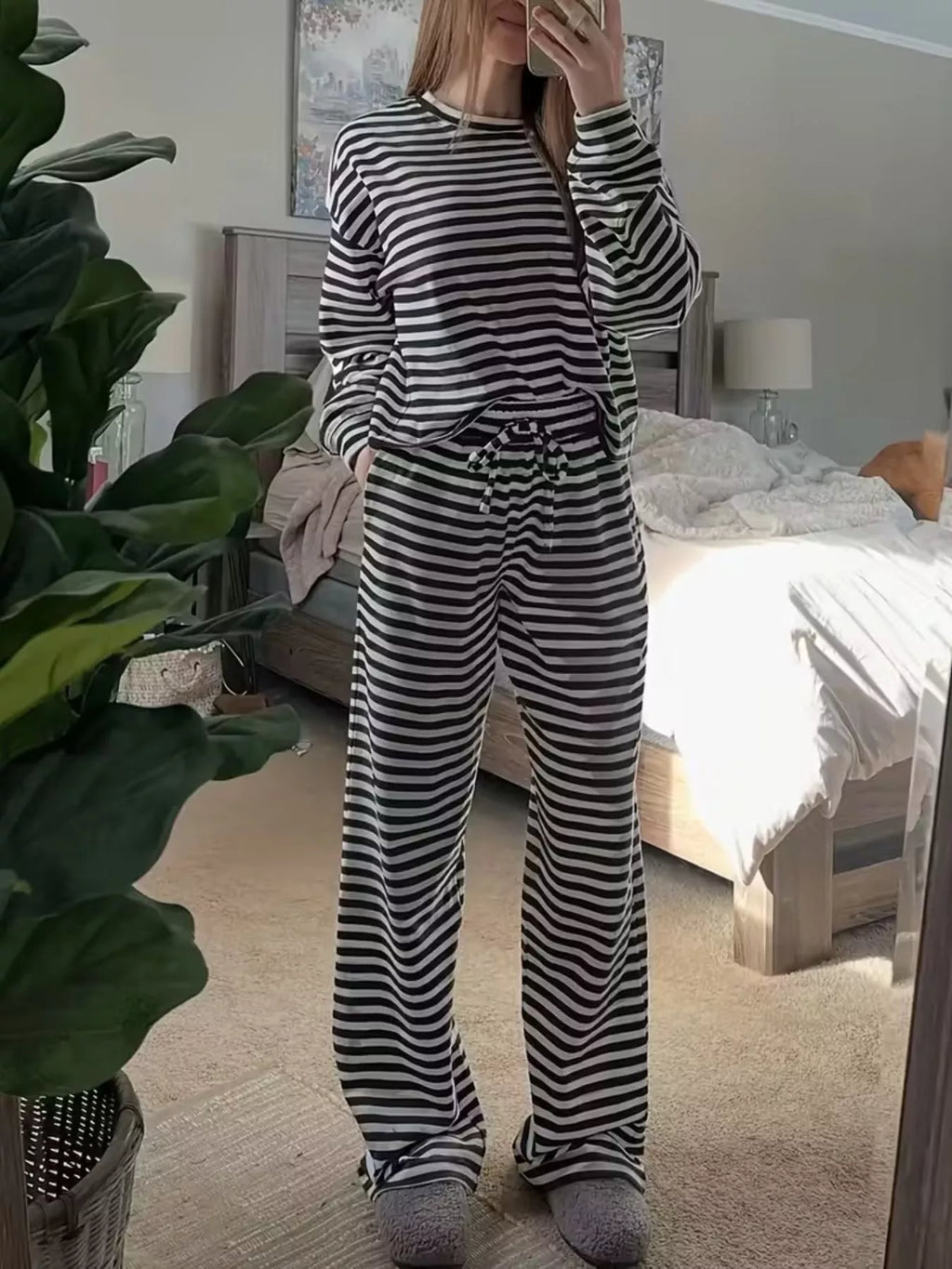 Striped Round Neck Top Pants Set (2)