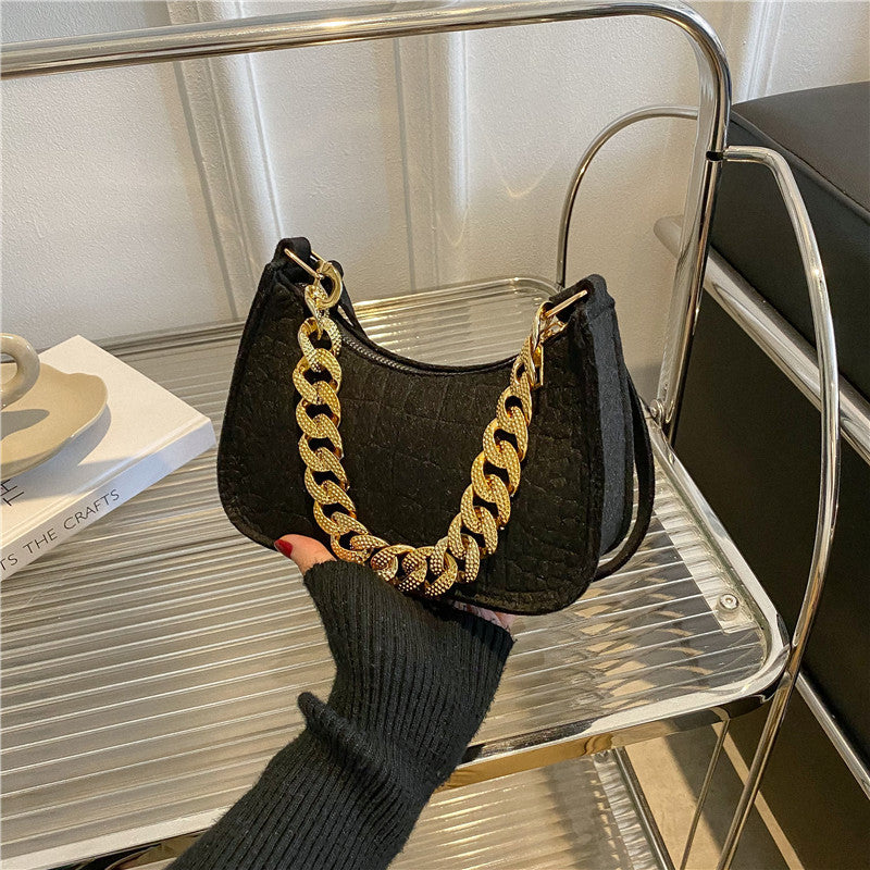 Solid Color One Shoulder Messenger Bag photo 5