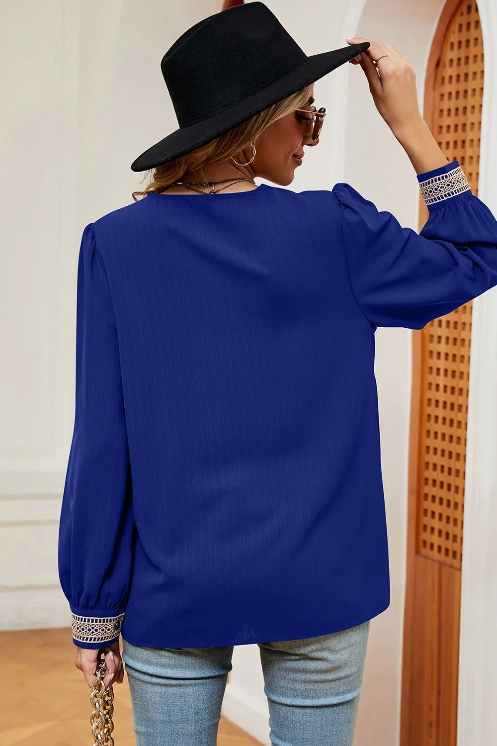 V-neck Long Sleeve T-shirt (6)