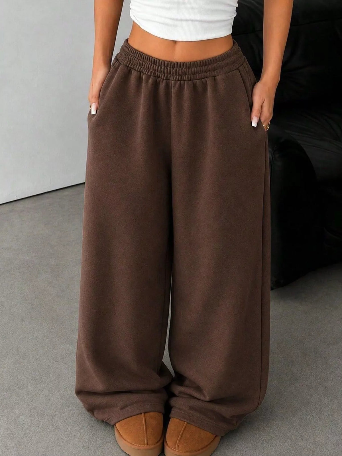 Elastic Waist Wide-leg Sweatpants (2)
