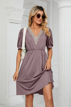 Contrast V-neck Puff Sleeve Pocket Dress (20)