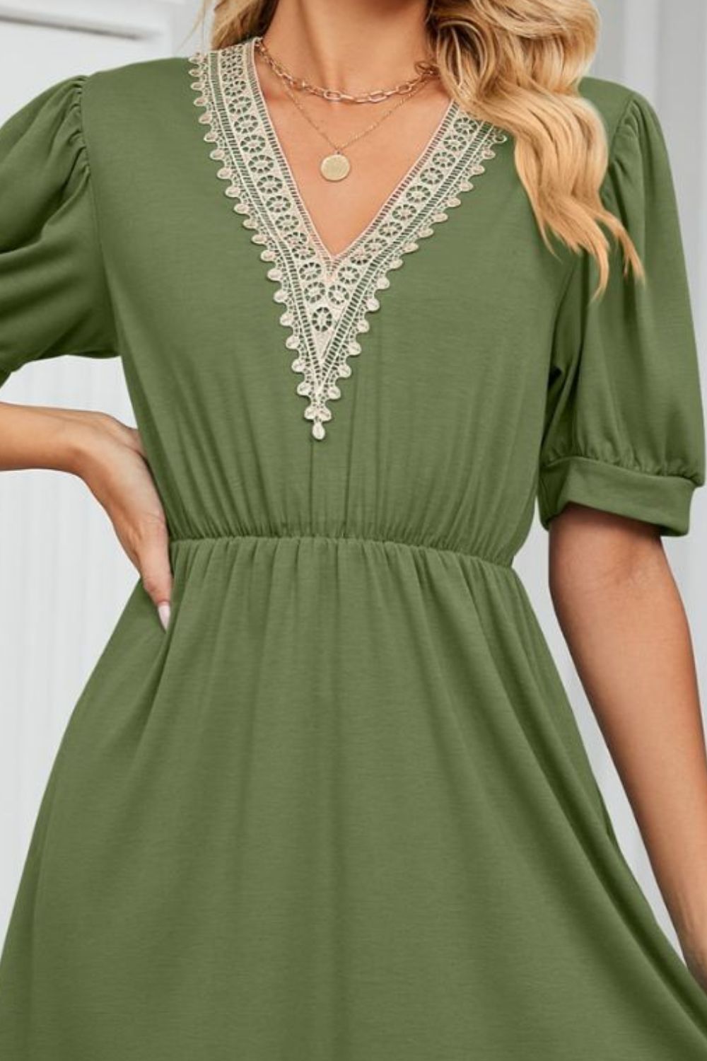 Contrast V-neck Puff Sleeve Pocket Dress (24)