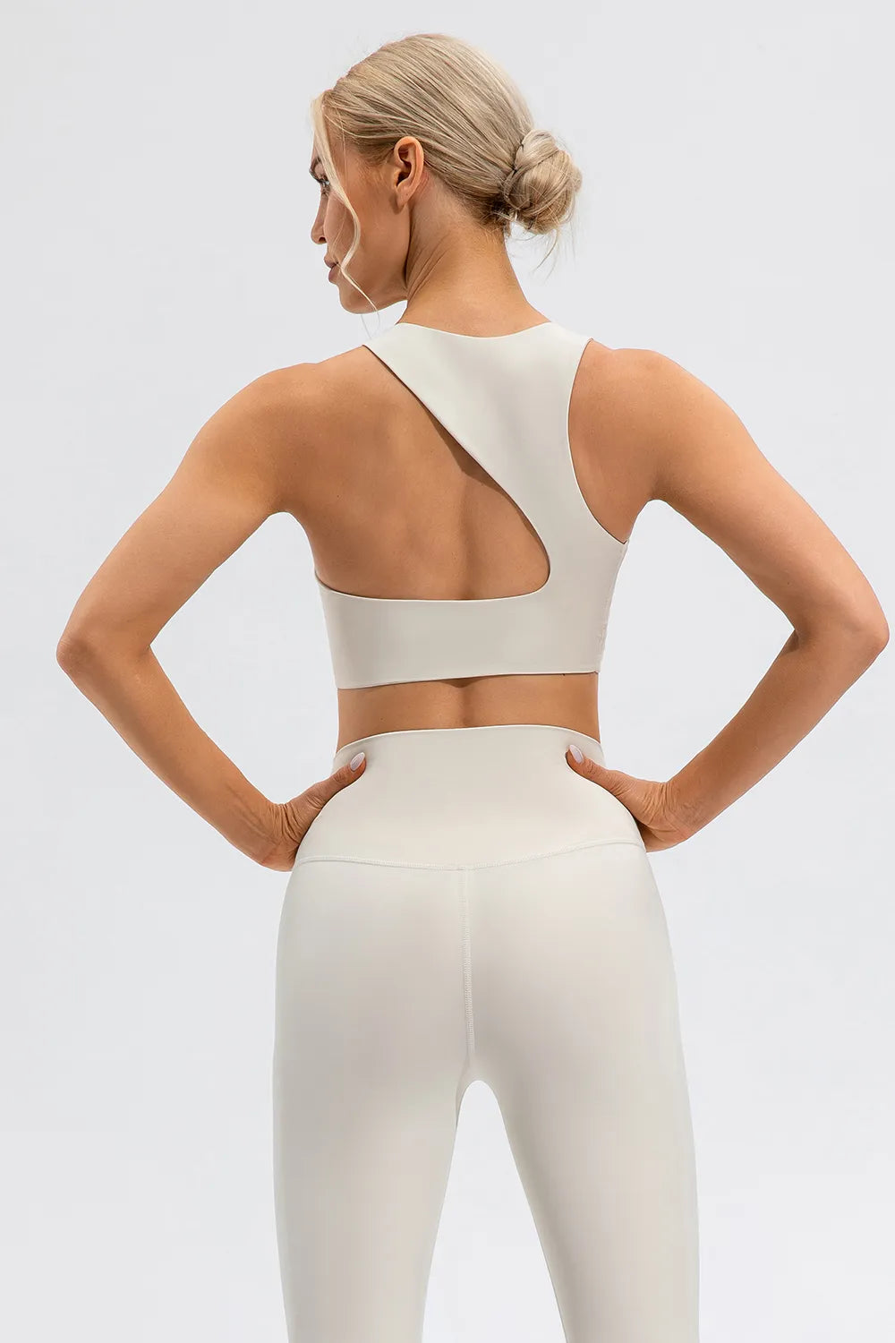 Round Neck Cutout Cropped Active Tank (11)