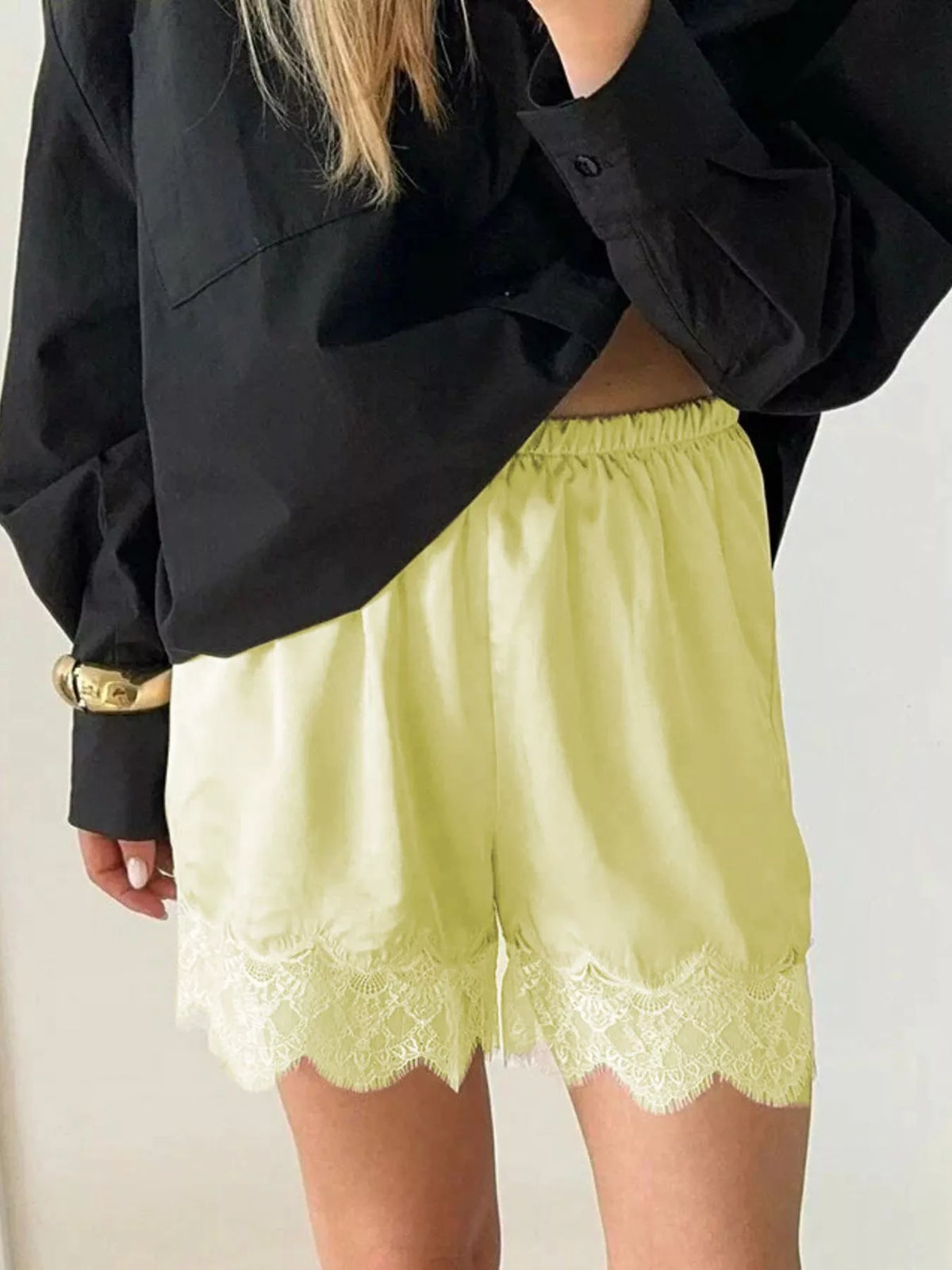 Lace Trim Elastic Waist Shorts (18)