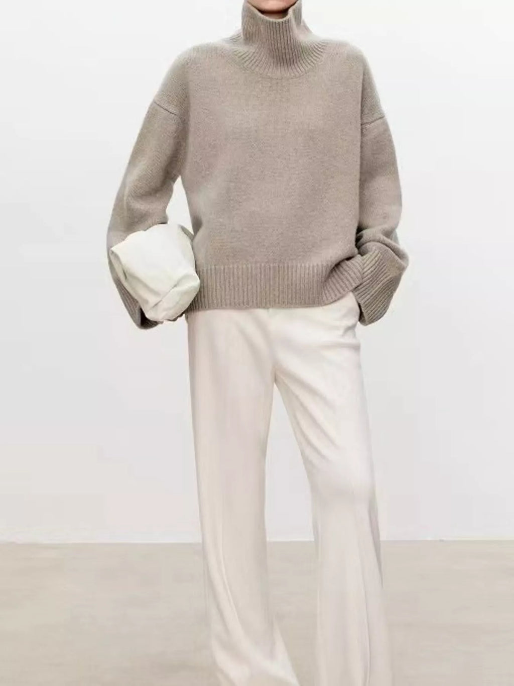 Oversized Turtleneck Wool Sweater (2)