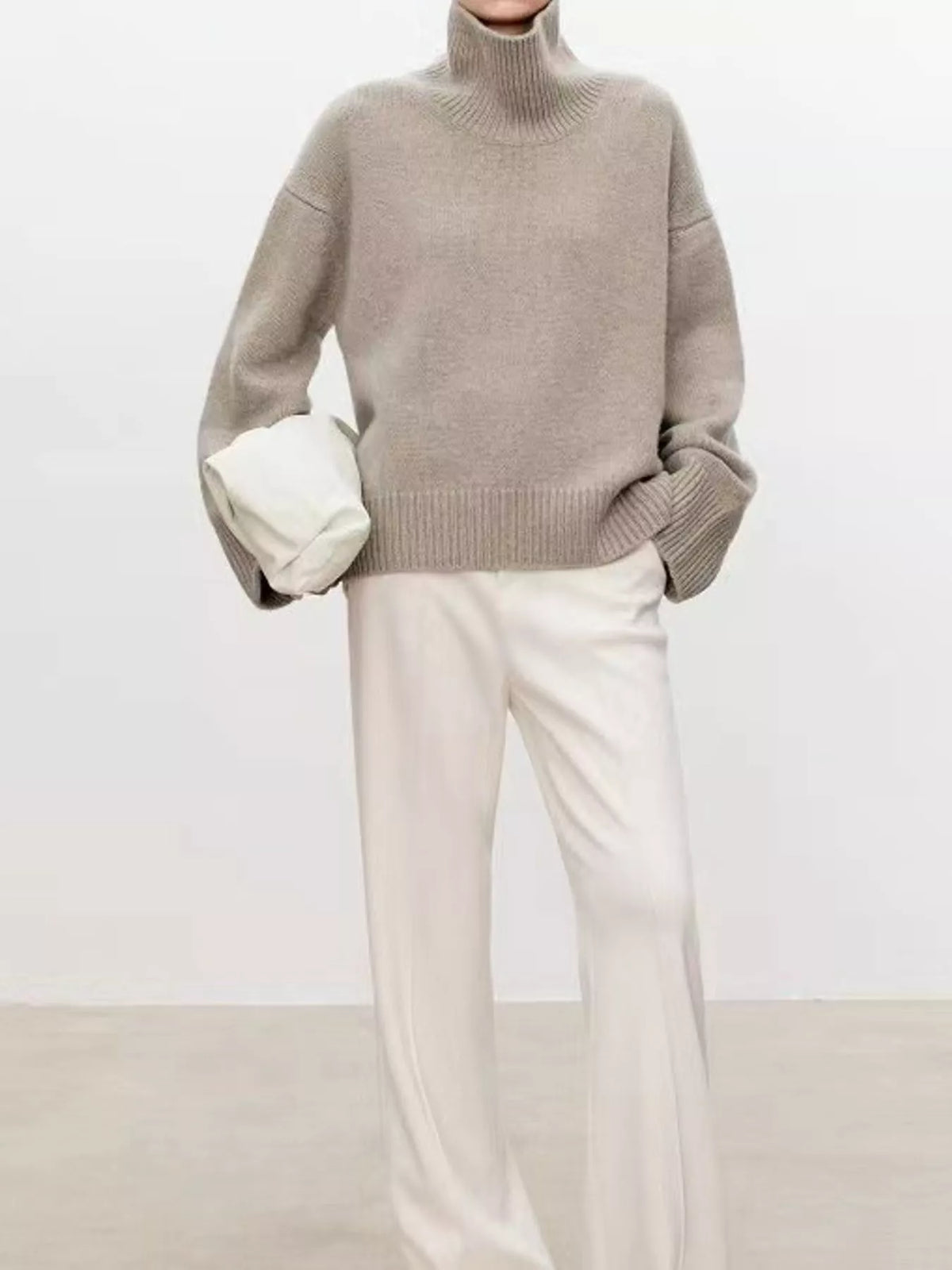 Oversized Turtleneck Wool Sweater (2)