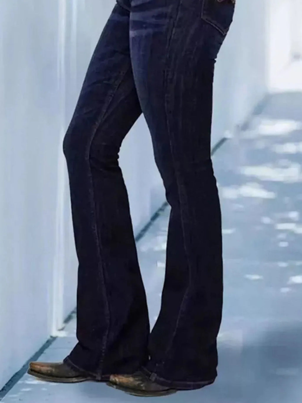 Full Size Wash Flare Jeans Pockets Plus (2)