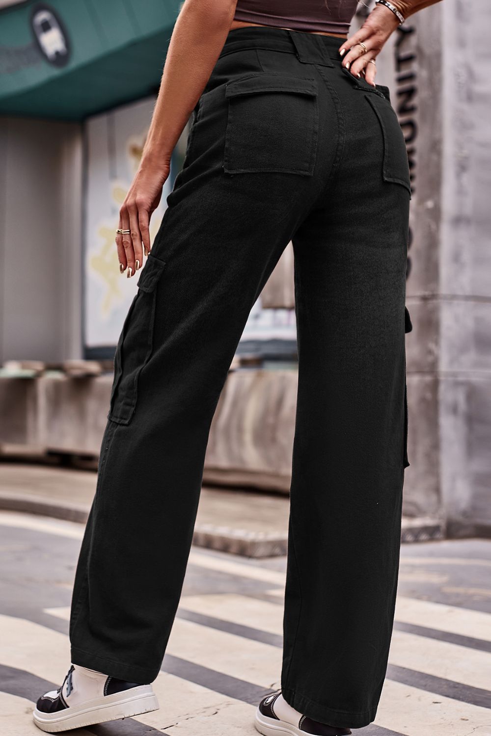Buttoned High Waist Loose Fit Jeans (5)