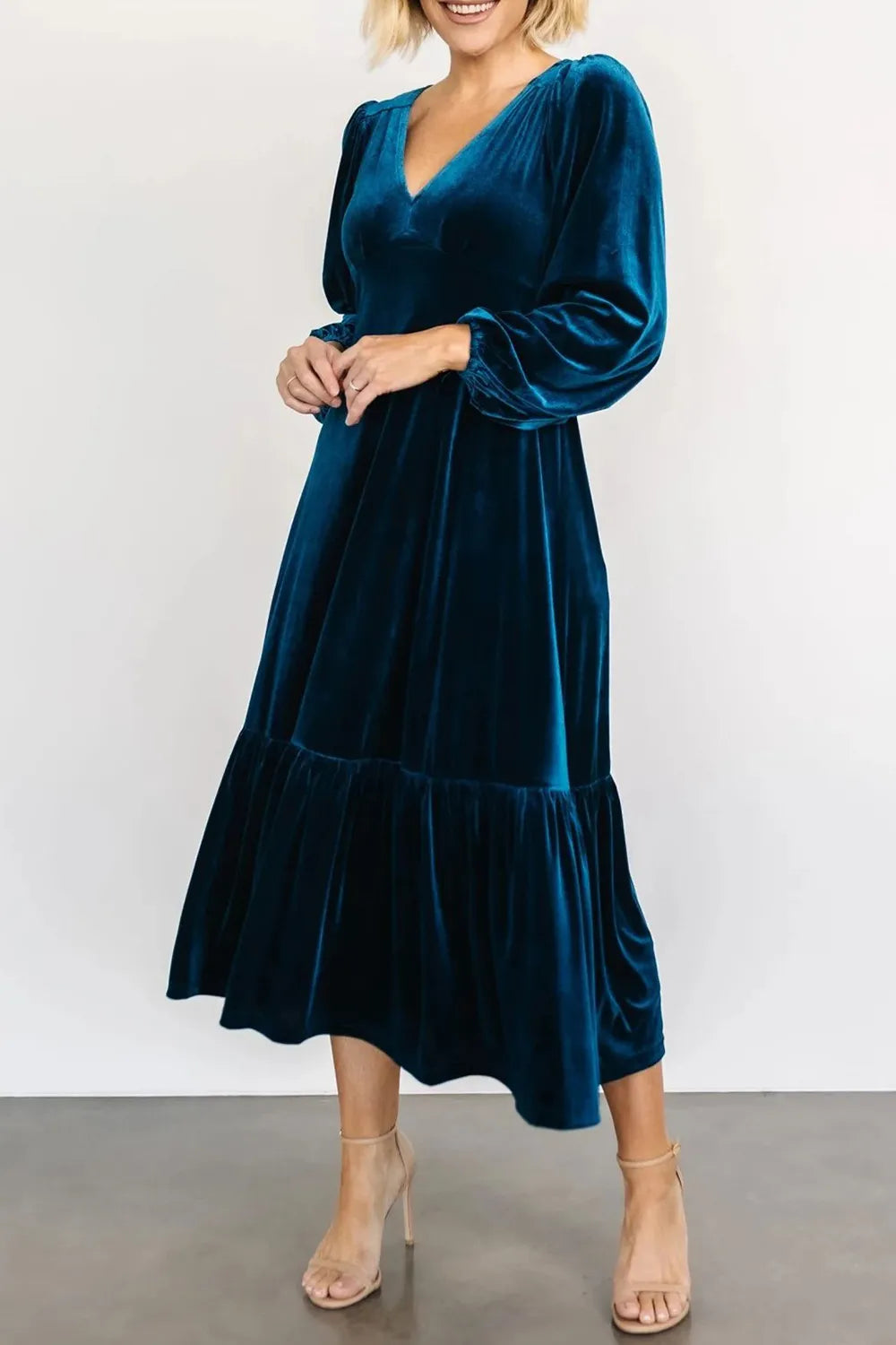 V-neck Long Sleeve Midi Velvet Dress (3)