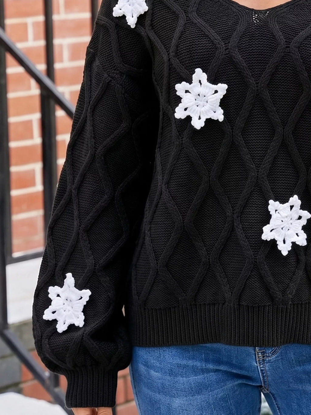 Snowflake Textured V-neck Sweater (7)