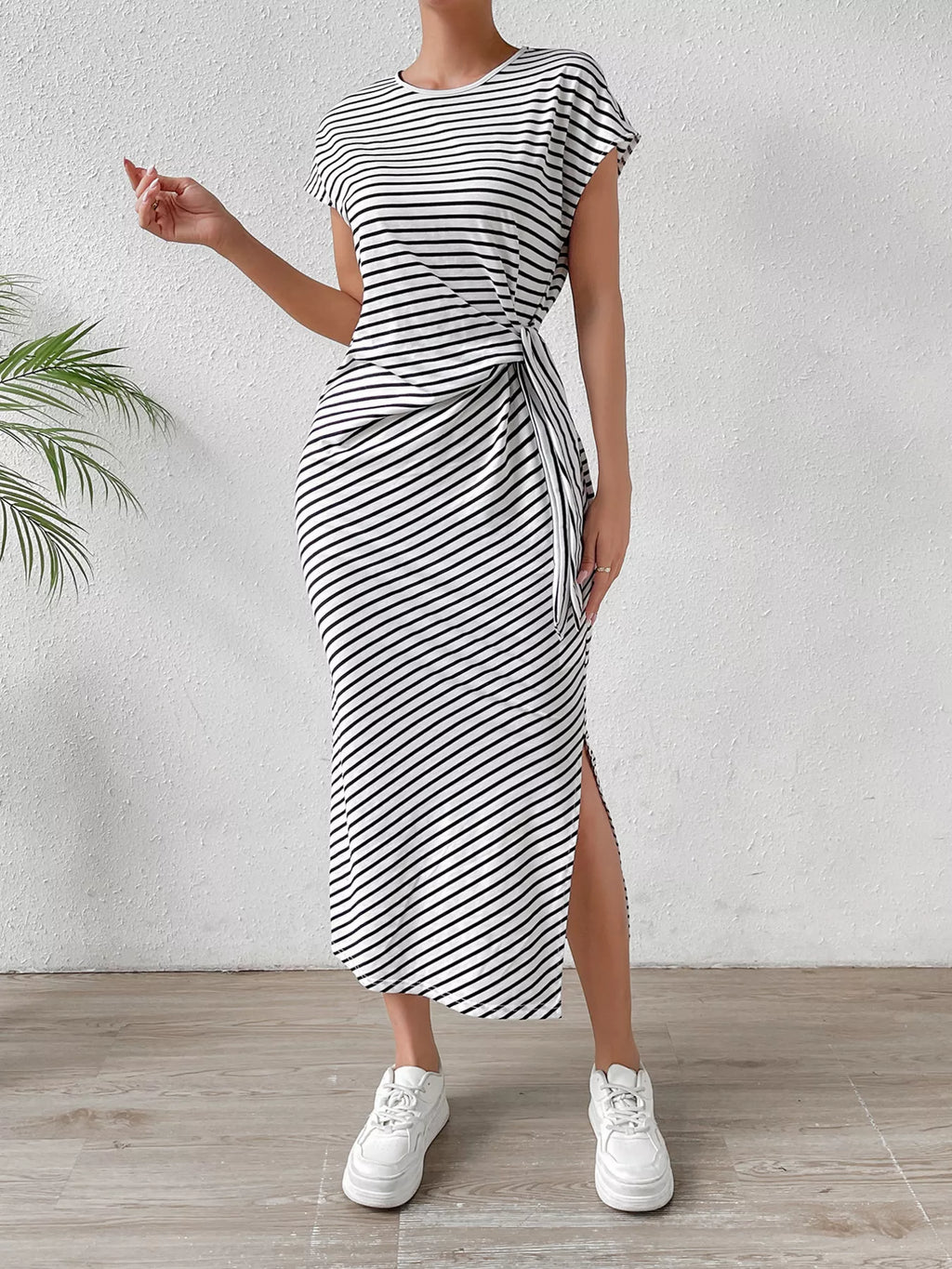 Striped Tie-waist Midi Dress (2)