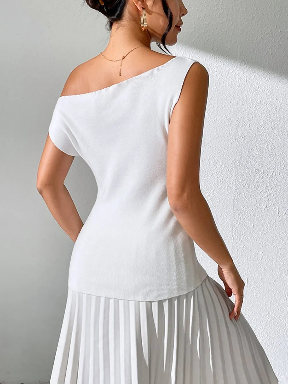Single Shoulder Short Sleeve Knit Top (2)