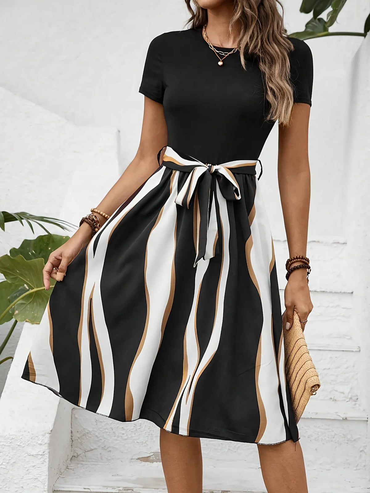 Striped Short Sleeve Tie Waist Dress (14)