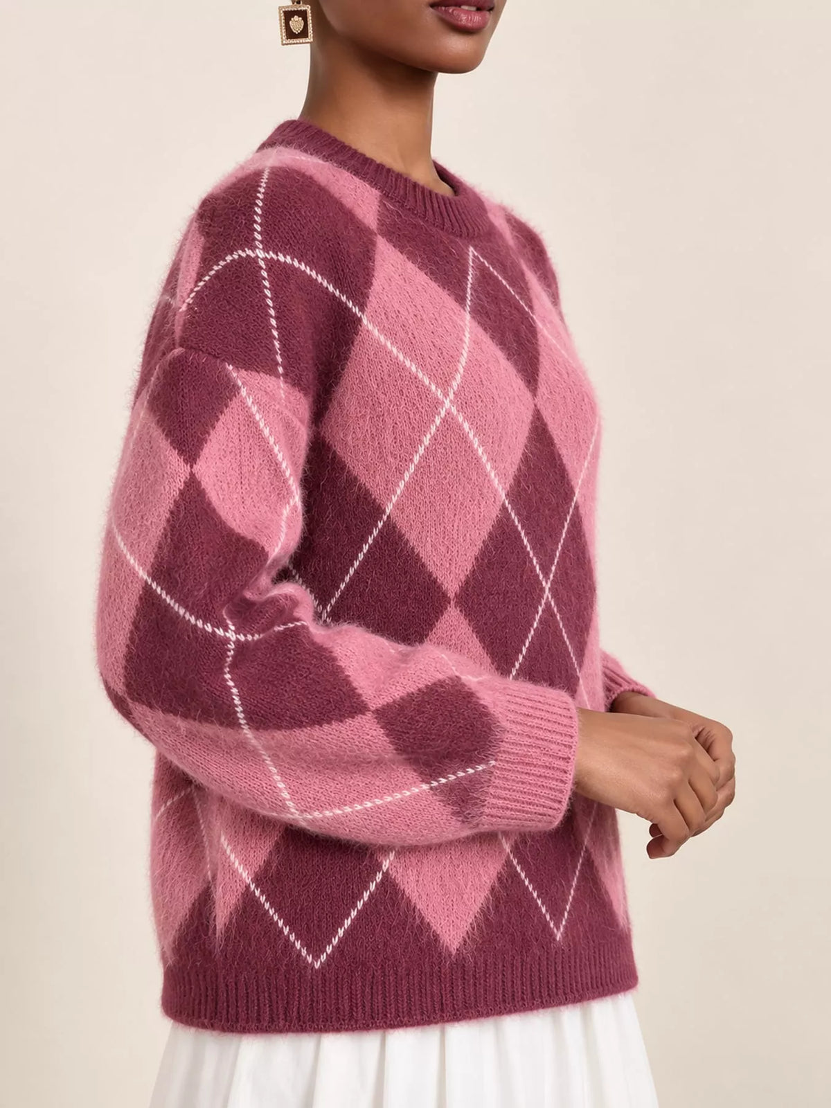 Argyle Pattern Fuzzy Knit Sweater (11)